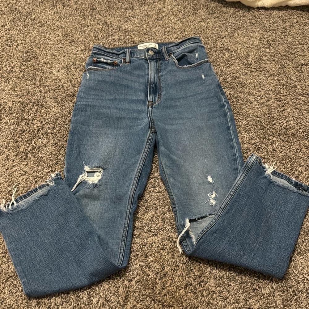 Abercrombie and Fitch- 26/2